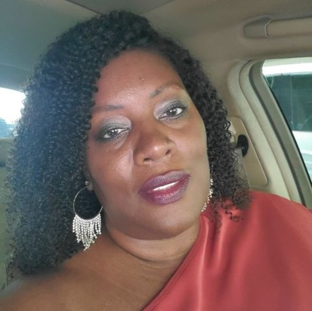 Meet your Posher, Yolanda